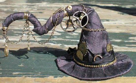 Steampunk Witch's hat. Well that's just amazing. Witchy Hats, Witches Costume, Witch Ideas, Steampunk Witch, Steampunk Hats, Witches Night, Halloween Steampunk, Witches Night Out, Witches Hats