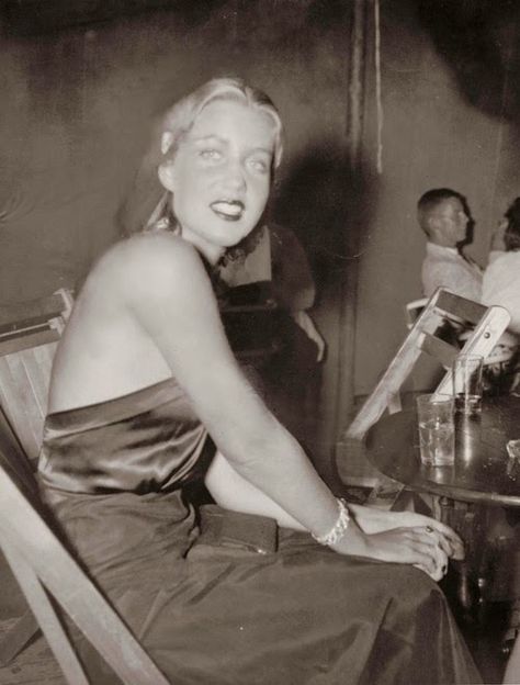 Little Edie: her glamorous youth, late 1930s - early 1940s Edie Bouvier Beale, Edith Bouvier Beale, Edie Beale, Little Edie, Gray Gardens, Jfk Jr, This Is Your Life, People Of Interest, Grey Gardens