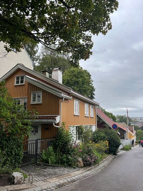 Snapchat Location, Swiss Lifestyle, Norwegian Lifestyle, Country Sides, Norway Aesthetic, Norway Trip, Scandinavian House, Building Aesthetic, Oslo Norway