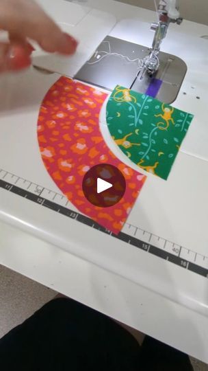 15K views · 5.2K reactions | Here's how I sew curves without loads of pins. The secret is to just go slow! I quite enjoy curved piecing every now and then, and it shouldn't be intimidating to give it a go. #curvedpatchwork #curvedpiecing | Kerry F | Quilt Pattern Writer and Teacher | pennydog · Original audio Curved Piecing, Quilting Videos, Quilt Block Tutorial, Bead Stitching, Sewing Lessons, Couture Sewing, Now And Then, Sewing Tips, Sewing Techniques