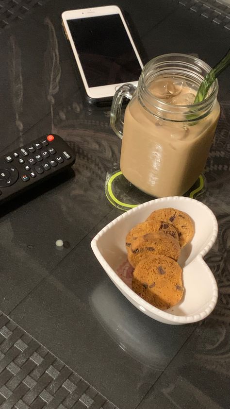 Midnight Snack Instagram Story, Midnight Snack Snapchat, Snaps Aesthetic, Coffee Captions Instagram, Study Snacks, Midnight Snack, Movie Snacks, Snack Craving, Night Snacks