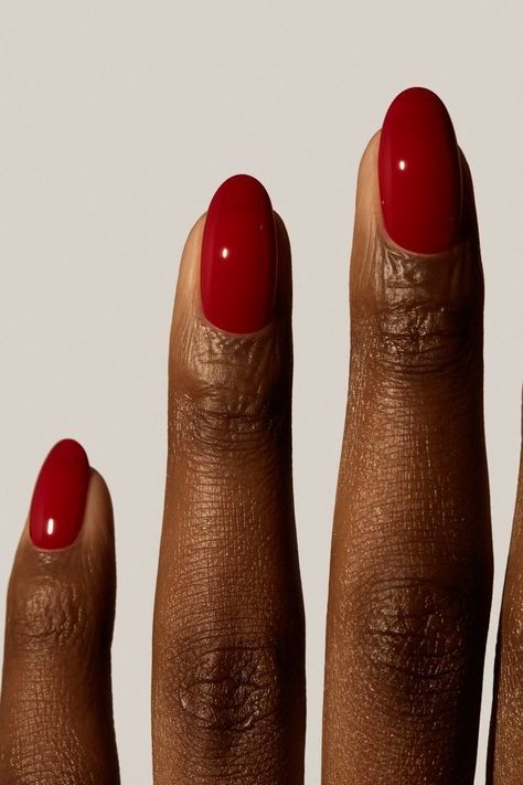 Red Nail Polish Colors For Dark Skin, Red Oval Nails With Design, Red Nails Brown Skin, Red Nails Dark Skin, Red Nails And Toes, Nail Shapes For Short Nails, Red Nails On Brown Skin, Short Almond Red Nails, Red Round Nails