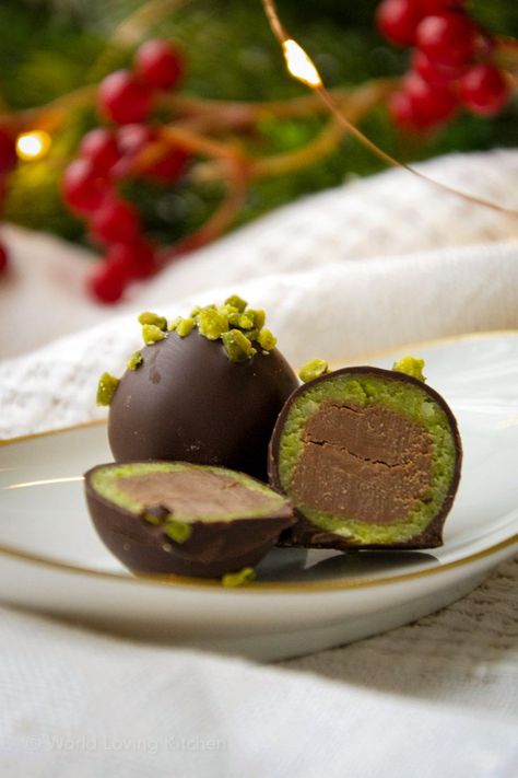 Marzipan Candy, Marzipan Recipe, Chocolate Pralines, Praline Recipe, Healthy Dark Chocolate, Wolfgang Amadeus Mozart, Pistachio Cream, Amadeus Mozart, Truffle Recipe Chocolate