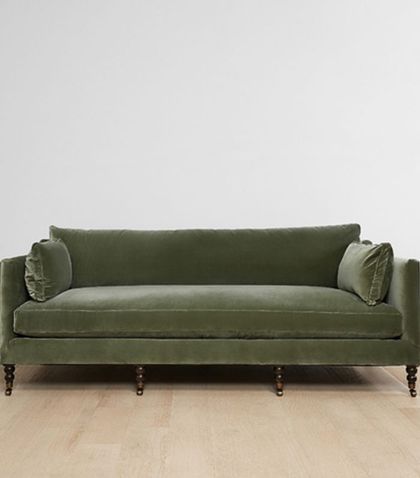 Fabienne Sofa, Sofas Ideas Living Room, Sala Vintage, Kitchen Living Rooms, Trendy Sofas, Olive Velvet, Small Sectional Sofa, Sofa Design Ideas, Green Couch