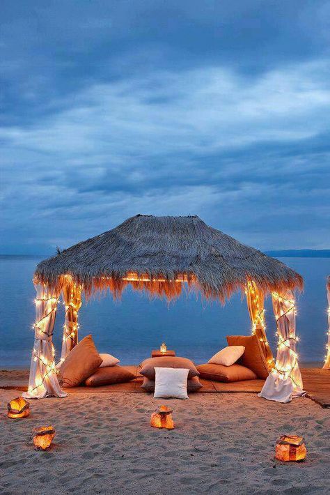 Beach love pretty much my dream date :) favorite thing Greek Islands To Visit, Skiathos, Romantic Places, Honeymoon Destinations, Greek Islands, Dream Destinations, Mykonos, Phuket, Vacation Spots