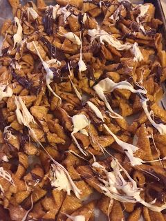 Testing Trendy....1, 2, 3:  5 minute caramel bugles with double chocolate driz... Caramel Bugles Recipe, Caramel Bugles, Bugles Chips, Anchovy Sauce, Almond Milk Coffee, Muddy Buddies, Fennel Salad, Party Mix, Camping Recipes