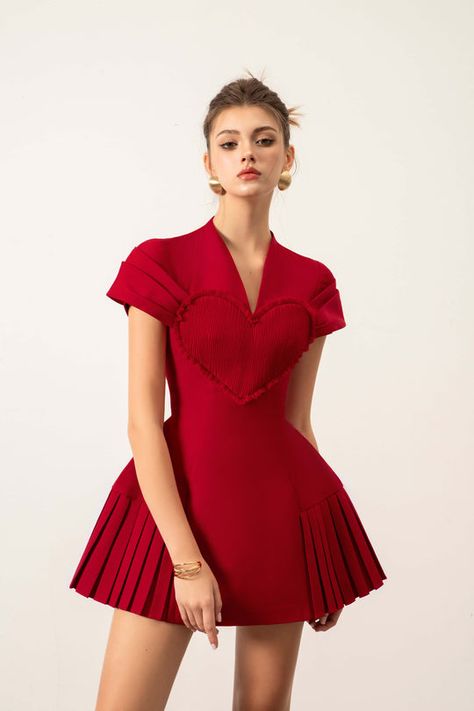 Elegant & sophisticated with minimal effort - we bring you the very best of design fashion by super talented Asian fashionistas. Elegant Mini Dress Classy, Classy Red Dress Outfit, Heart Neckline Dress, Neckline Ideas, Dressy Gowns, Classy Short Dresses, Valentines Outfit, Chic Dress Classy, Elegant Mini Dress