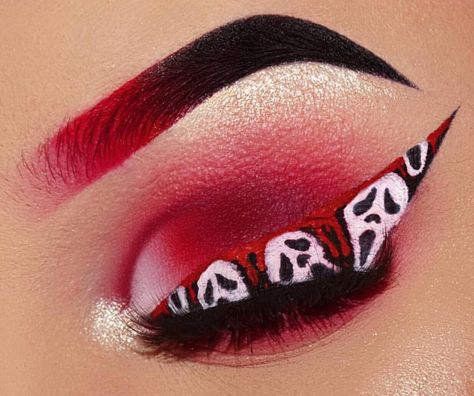 I SCREAM YOU SCREAM 😱🔪 This is the face you’ll all be making when we reveal the 18 shades in the #Alien palette & the entire Holiday… White Skull Makeup, Goth Eye Makeup, Makeup For Halloween, Holloween Makeup, Halloween Eye Makeup, Face Art Makeup, Cooler Style, Horror Makeup, Halloween Makeup Inspiration