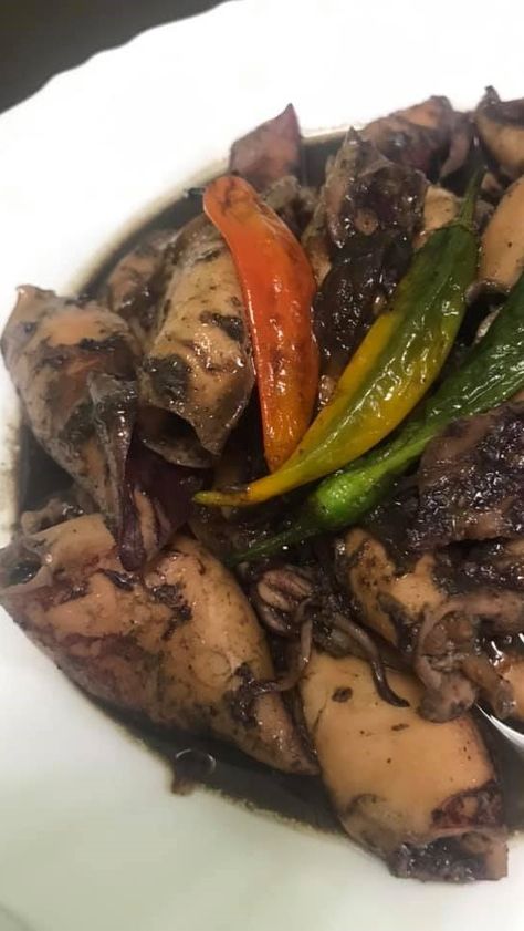 Squid Adobo or Adobong Pusit is a popular Filipino dish cooked adobo style and also my favorite. Check out simple step by step recipe below. Adobong Pusit Recipe, Pusit Recipe, Adobong Pusit, Filipino Adobo, Filipino House, Squid Recipes, Filipino Recipe, Filipino Dish, Adobo Recipe