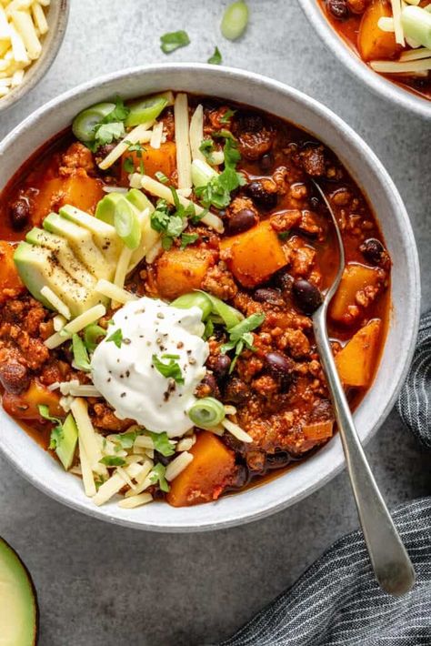 Black Bean Butternut Squash Turkey Chili Chili Black Beans, Turkey Black Bean Chili, Chili Recipe With Black Beans, Healthy Butternut Squash, Butternut Squash Chili, Chili Beans, Chili Recipe Turkey, Black Bean Chili, Pumpkin Chili