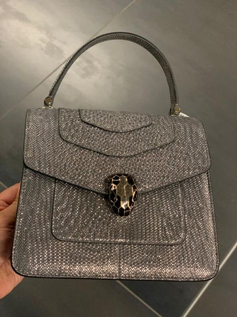 White Gucci Bag, Dresser Room, Bvlgari Bag, Bulgari Bag, Cute Laptop Bags, Womens Designer Bags, Hot Bags, Vanity Bag, Fancy Bags