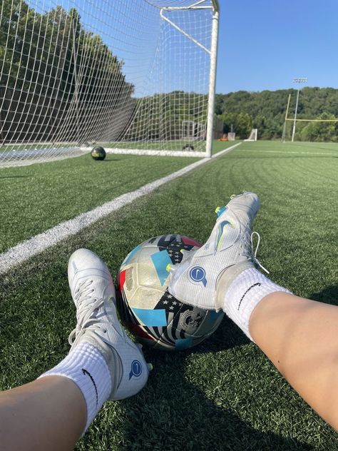 Cute Soccer Pictures, Xander Knight, Bergman Brothers, Chloe Liese, Brothers Aesthetic, She's The Man, Girls Football, Ball Aesthetic, Soccer Inspiration