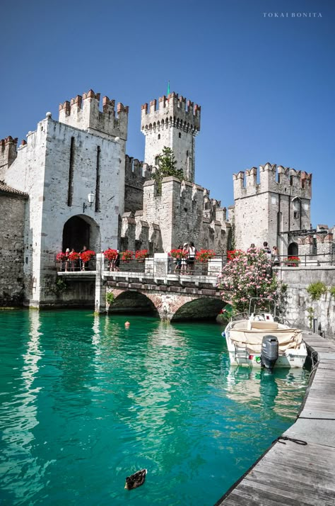 Sirmione Lake Garda, September Travel, 10 Days In Italy, Lake Garda Italy, Dream Castle, Garda Italy, Travel Picture Ideas, European Castles, Verona Italy