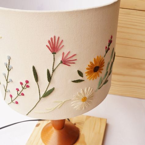 Embroider Lamp Shade Diy, Lamp Shade Embroidery, Embroidered Lampshade Diy, Flower Lamp Shade Diy, Lampshade Embroidery, Embroidery Lampshade, Embroidery Lamp, Mushroom Lampshade, Lampshade Makeover