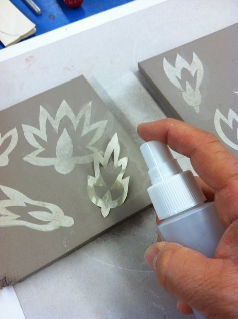 Kelly Lynn Daniels: Using Paper Stencils to Create Pattern and Texture Paper Resist Pottery, Stencil Ceramics, Stencil Pottery, Ceramic Stencils, Pottery Stencils, Wax Resist Pottery, Ceramic Lessons, Pottery Slip, Stencils Tutorials