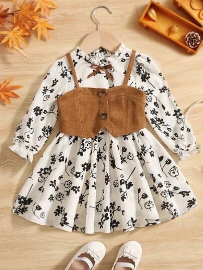 SHEIN Baby Flap Detail Jacket & Ditsy Floral Frilled Cami Dress | SHEIN USA Cottagecore Baby Clothes, Newborn Baby Girl Outfits, Baby Mode, Romper Designs, Infant Clothes, Crochet Romper, Ditsy Floral Dress, Trendy Baby Clothes