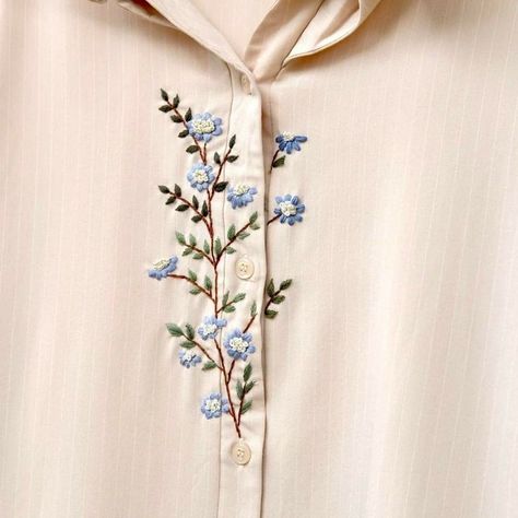 Flower Shirt Embroidery, Embroidery Patterns For Kurtas, Embroidery Kurtas Woman, Hand Embroidery Shirts For Women, Hand Embroidery Dress Simple, Shirt Embroidery Ideas Simple, Simple Embroidery Designs For Kurti, Hand Embroidery Designs For Kurti, Geometric Embroidery Patterns