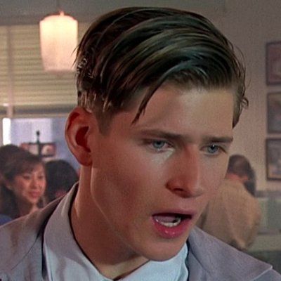 george mcfly - Google Search Short 80s Hair, 80s Hair Men, George Mcfly, Back To The Future 1985, Crispin Glover, Back To The Future Movie, Retro Boys, The Future Movie, Great Scott