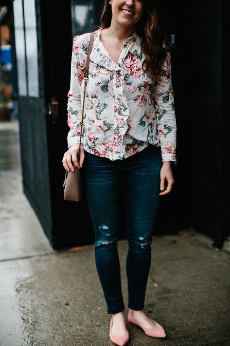 floral blouse for spring #rebeccataylor #florals #spring Printed Tops Designs For Jeans, Floral Tops And Jeans, Sumner Outfits, Cotton Tops For Jeans, Tops Designs For Jeans, Stylish Jeans Top, Floral Blouse Outfit, Floral Shirt Outfit, Blue Jean Outfits