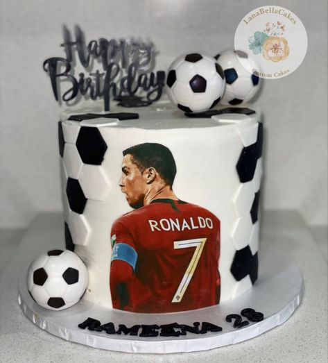 Messi And Ronaldo Birthday Cake, Soccer Ronaldo Cake, Cristiano Ronaldo Party Theme, Ronaldo Party Ideas, Birthday Cake For Boys 10th Birthday, Cake Designs Football, Ronaldo Theme Birthday Party, Ronaldo Party Decorations, Ronaldo Birthday Theme