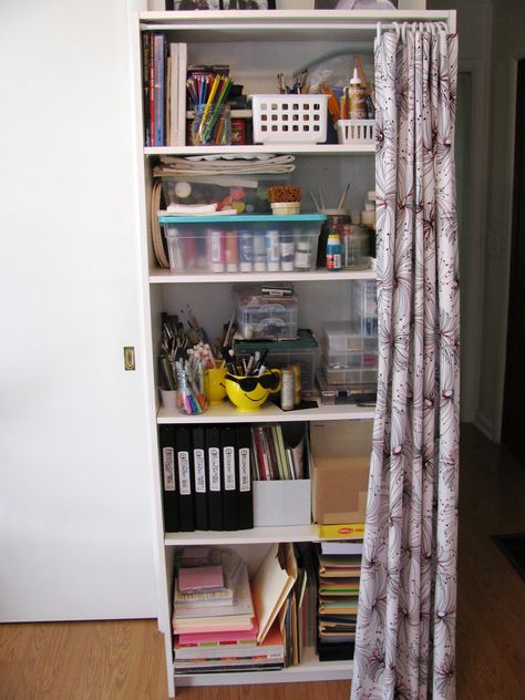 Hide the clutter!   Use a tension rod, half a shower curtain and curtain hooks to hide the clutter on a bookshelf! Hide Bookshelf Clutter, Curtain On Bookshelf, Curtain For Bookshelf, Shelves With Curtains Covering, Curtains On Bookshelves, Bookshelf With Curtain, Bookcase Curtain, Bookshelf Curtains, Bookshelf Curtain