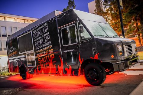 Food Van Design, Food Truck Design Interior, Food Truck Interior, Foodtrucks Ideas, Bbq Food Truck, Custom Food Trucks, Food Vans, Pizza Truck, Food Van