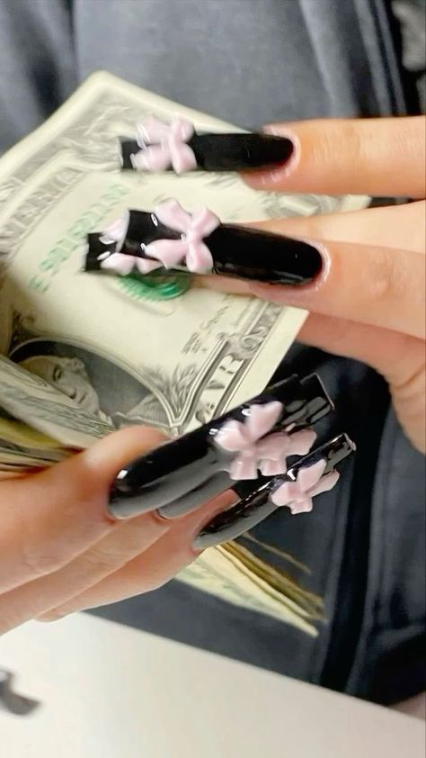 Simply Nail Designs Simple, Nail Pfp Aesthetic, Oval Y2k Nails, Matching Sets Nails, Chop Shop Nails, All Black Nails With Charms, Nail Inspiration Y2k, Asian Inspired Nails, Cute Latina Nails