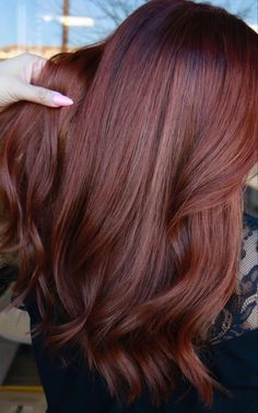 15 Autumn/fall hair trends ideas in 2022 Copper Root Shadow, Dimensional Dark Copper Hair, Dark Copper Hair With Dark Roots, Auburn Root Melt, Copper Dark Roots, Root Melt Red Hair, Dark Root Red Hair, Orange Dark Hair, Red Root Melt