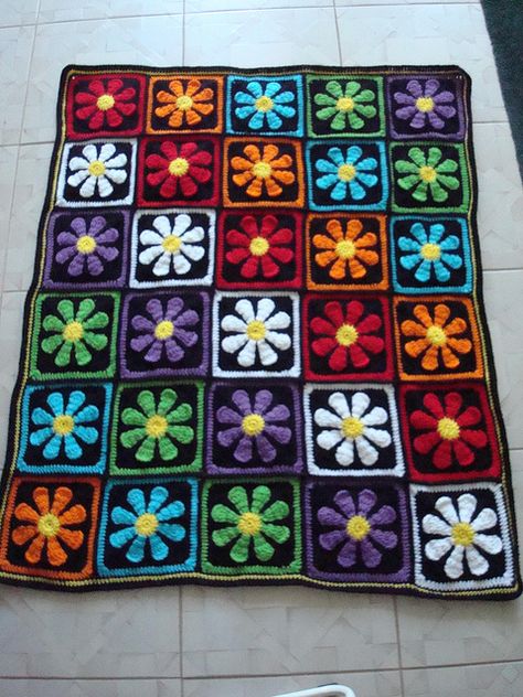 Daisy afghan crochet Daisy Afghan, Gerber Daisy, Crocheted Blanket, Crochet Afgans, Crochet Blanket Afghan, Manta Crochet, Haken Baby, Crochet Throw, Crochet Motifs