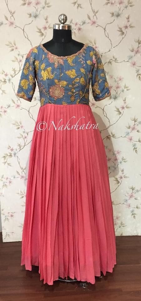 Anarkali Design, Simple Anarkali, Anarkali Designs, Indian Anarkali, Boat Neck Blouse Design, Long Frock Designs, Gown Party Wear, Anarkali Dress Pattern, Indian Gowns Dresses