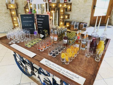 GIN TIME ⏰ . . Stunning drinks reception last Spring!! 😍 . Who doesn’t love a gin bar!? #weddingreception #gintime #weddingideas… | Instagram Cocktail Engagement Party, Kingscote Barn, Drinks Reception, Wedding Infographic, Gin Recipes, Gin Bar, Diwali Party, Cocktails Bar, When I Get Married