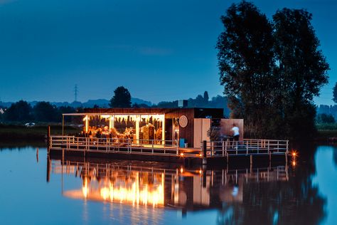 Dinner On The Lake | Floating restaurant | Hospitality | Popup | Inspiration | Foodlovers | Wine | Community | Unique | Sharing | #DOTL #Memorymaking Lake Restaurant Design, Floating Restaurant Design, Vacation Dinner Ideas, Lake Bar, Lake Restaurant, Lake Floating, Bridge Restaurant, Boat Restaurant, Water Bar