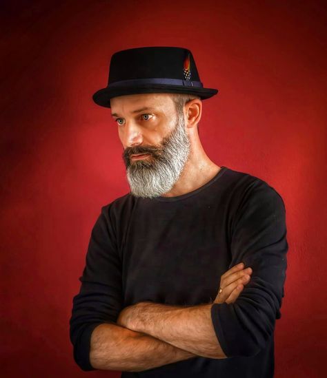 Pork Pie Hats Men, Old Man Hat, Men Hats Styles, Older Men Haircuts, Old Man Fashion, Beard Hat, Hipster Beard, Grey Beards, Pork Pie Hat