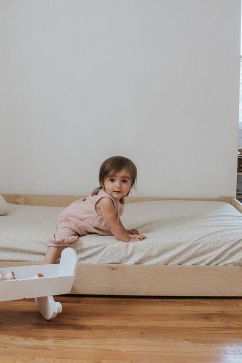 montessori floor bed, our transition from crib to floor bed, montessori child, montessori toddler. Floor Bed Montessori, Floor Bed Toddler, Bed Montessori, Montessori Floor Bed, Rocking Cradle, Toddler Floor Bed, Montessori Bedroom, Montessori Bed, Baby Montessori