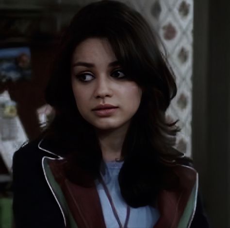 Jackie That 70s Show, Jackie Burkhart, 70s Show, Mila Kunis, Haircuts Straight Hair, Cut My Hair, Dream Hair, Aesthetic Hair, Dark Hair