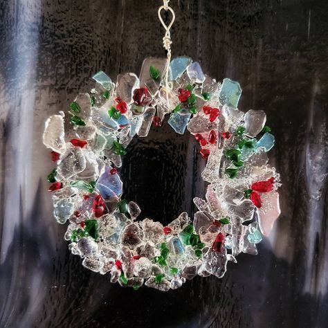 Fused Glass Wreath Christmas Ornament Green/clear/red Wreath - Etsy School Christmas Gifts, Glass Wreath, Fused Glass Christmas, Red Wreath, Glass Fusing, Wreath Christmas, Glass Christmas Ornaments, Ornament Wreath, Christmas Wreath