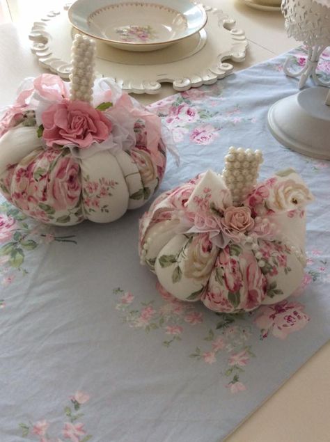 Lace Pumpkins, Pumpkins Crafts, Cheap Baby Shower Favors, Bridgerton Theme, Easter Crafts Dollar Store, Decorated Pumpkins, Boho Decorations, Cowboy Crafts, Pink Autumn