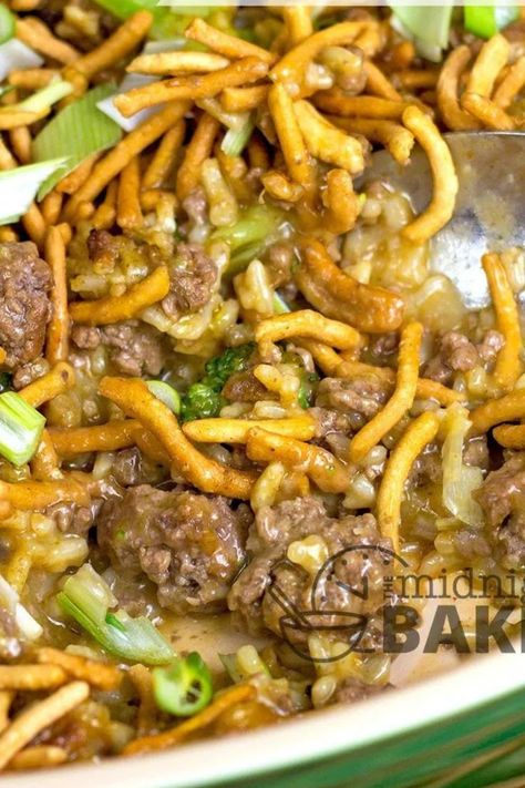 Crunchy Beef Casserole with Broccoli is a very easy weeknight dinner recipe to make for the whole family. Beef And Broccoli Casserole, Crunchy Beef, Chinese Beef And Broccoli, Beef Chow Mein, Beef Entrees, Hotdish Recipes, Chow Mein Recipe, Homemade Chinese Food, Beef Broccoli