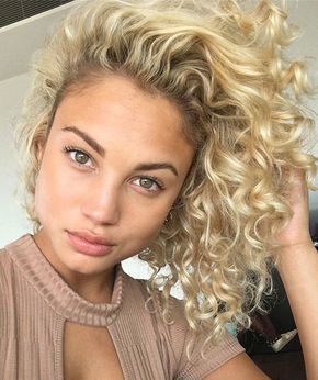 40 Styles To Choose From When Perming Your Hair Champagne Blond, Rose Bertram, Spiral Perm, Short Permed Hair, Black Curls, Blonde Curly Hair, Cute Curly Hairstyles, Blonde Curls, Beautiful Curly Hair