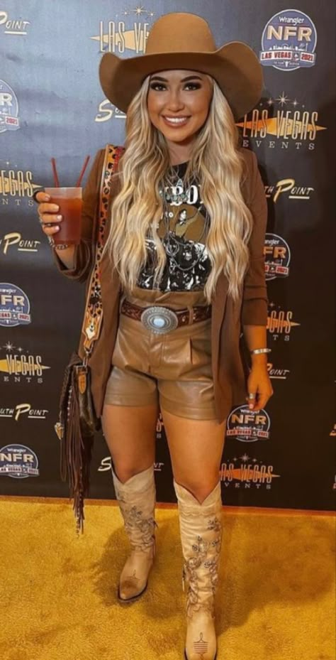 Wild West Fashion, Nfr Outfits For Vegas Cowgirl Fashion, Modern Cowgirl Outfits, Cowboy Outfits For Women, Wild West Outfits, Cowgirl Outfits For Women, Country Western Outfits, Nfr Outfits, Cowgirl Boots Outfit