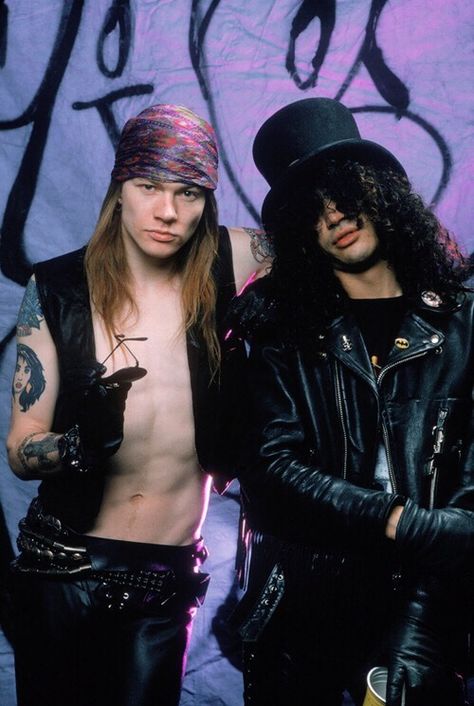 Axl Rose Slash, Men With Long Hair, Axel Rose, Duff Mckagan, Rock And Roll Bands, Glam Metal, Axl Rose, Welcome To The Jungle, Mötley Crüe