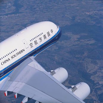 American Airlines Boeing 767 suffers uncontained engine failure ... China Southern Airlines, Air Carrier, Boeing 767, O Hare, 28th October, Airbus A380, Airplane Travel, Commercial Aircraft, American Airlines