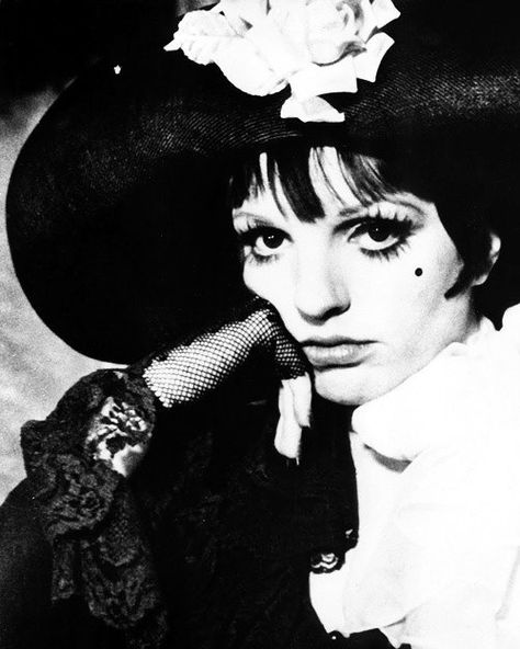 Liza Minnelli Cabaret Movie, Christopher Niquet, Cabaret Musical, Star Now, Ella Enchanted, Bob Fosse, Child Star, Liza Minnelli, World Movies