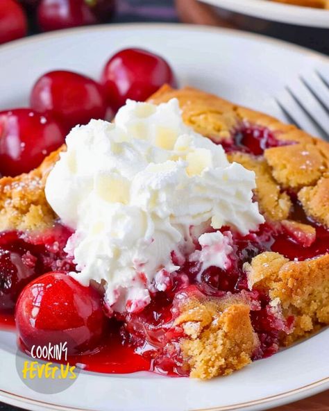 3-Ingredient Cherry Dump Cake Cherry Dump Cake Recipe, Cherry Dump Cake, Fruit Pie Filling, Cooking Fever, Types Of Pie, Dump Cake Recipe, Vegetarian Cake, Creamy Potato, Dump Cake Recipes