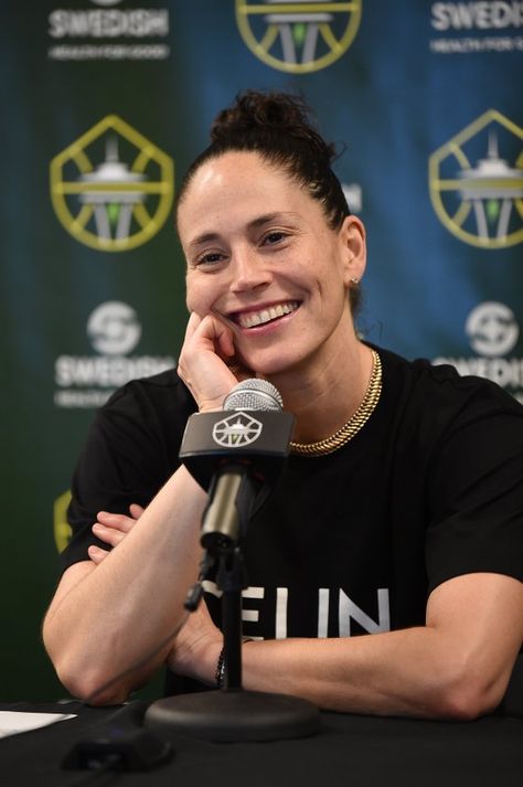 Sue Bird, Megan Rapinoe, Fitness Inspiration Body, Basketball Girls, Womens Soccer, Sports Stars, Wnba, Womens Basketball, Basketball Players