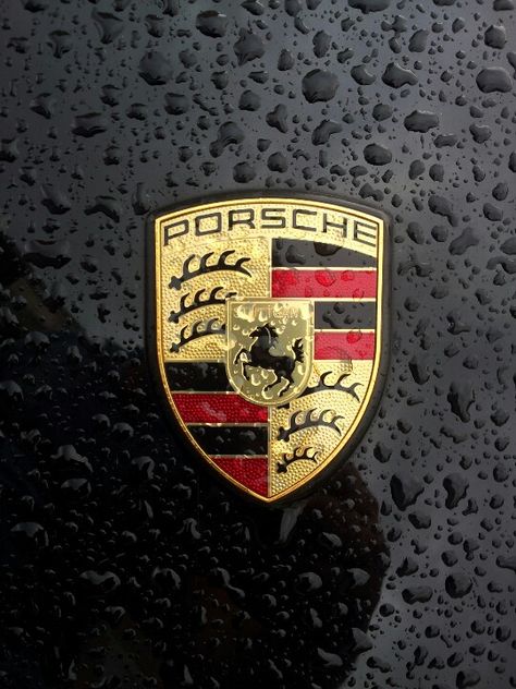 wet porsche logo Porsche Logo Aesthetic, Porsche Truck, Porsche Iphone Wallpaper, Porsche Rsr, Old Fashioned Cars, Japanese Wallpaper, Cars Photography, Black Porsche, Water Logo