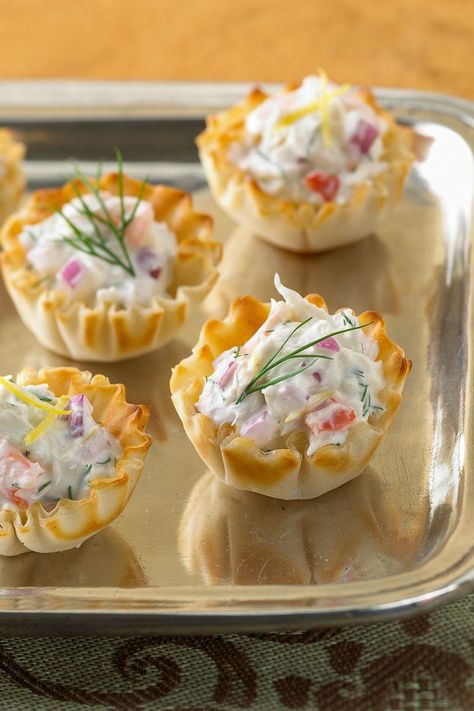 Crab Appetizer, Cream Cheese Appetizer, Phyllo Cups, Small Appetizers, Crab Dip, Wontons, Party Platters, Finger Food Appetizers, Snacks Für Party