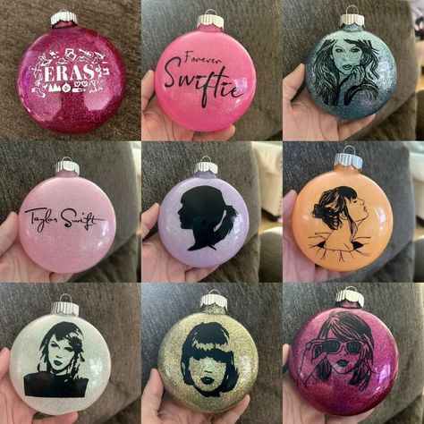 taylor-swift-christmas-decorations-ideas-9.webp 1,080×1,080 pixels Taylor Swift Christmas Ideas, Taylor Swift Christmas Ornament, Taylor Swift Crafts Ideas, Taylor Swift Crafts, Cute Taylor Swift, Merry Swiftmas, Taylor Swift Book, Diy Projects To Make And Sell, Taylor Swift Christmas