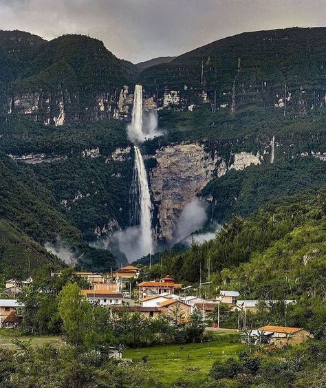 Machu Picchu & Cusco Tours🦙 on Instagram: “📍Catarata de Gocta, región de Amazonas 💚 Photo by @jhonaguilar.photo #Southamerica #PeruDestinations” Machu Picchu, Peru, Niagara Falls, South America, Natural Landmarks, Travel, Instagram