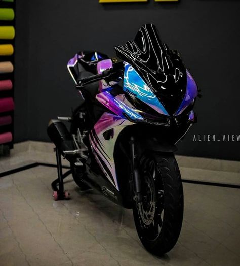 R15 Yamaha Modified, R15 V3 Modified, Motor Gp, Adidas Logo Wallpapers, R15 V3, Kawasaki Bikes, Motorcycle Drawing, Moto Car, Custom Sport Bikes